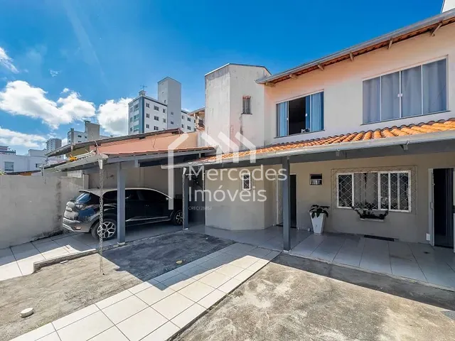 Casa com 276m² 3 quartos e 2 banheiros, à venda, no bairro Centro em Itajaí