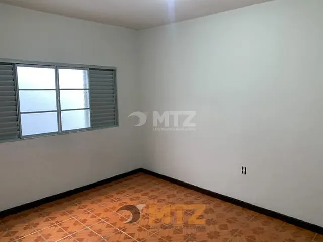 Casa com 484m² 3 quartos e 2 banheiros, à venda, no bairro Vila Padovan em Botucatu