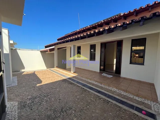 Casa com 453m² 3 quartos e 2 banheiros, para alugar, no bairro Chácara Rossi em Capivari