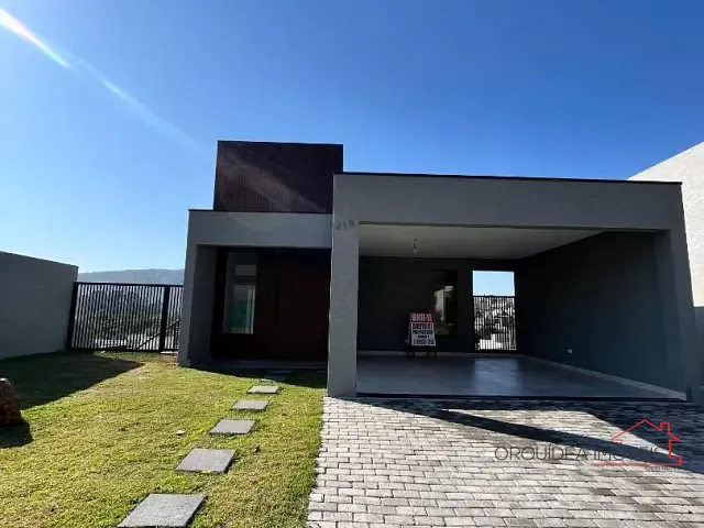 Casa com 360m² 3 quartos e 5 banheiros, à venda, no bairro Rio Abaixo em Atibaia