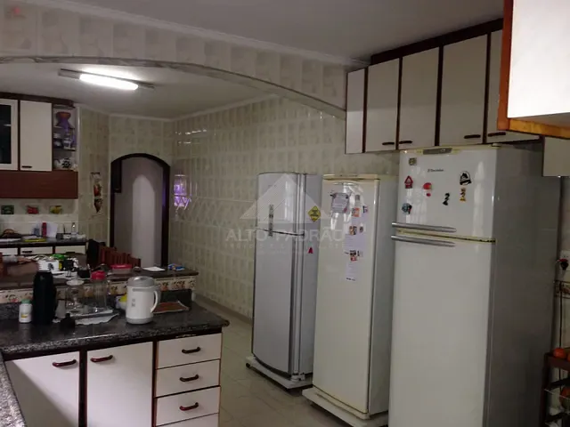 Casa com 320m² 4 quartos e 5 banheiros, à venda, no bairro Vila Nossa Senhora das Vitórias em Mauá