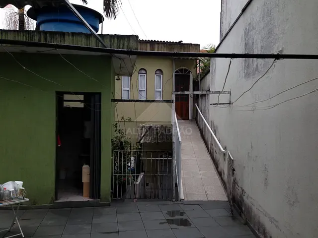Casa com 320m² 4 quartos e 5 banheiros, à venda, no bairro Vila Nossa Senhora das Vitórias em Mauá