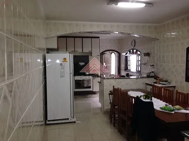 Casa com 320m² 4 quartos e 5 banheiros, à venda, no bairro Vila Nossa Senhora das Vitórias em Mauá