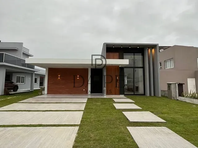Casa com 400m² 4 quartos e 5 banheiros, à venda, no bairro Araça em Capão da Canoa