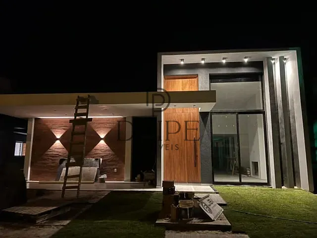Casa com 400m² 4 quartos e 5 banheiros, à venda, no bairro Araça em Capão da Canoa
