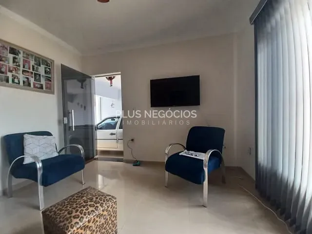 Casa com 250m² 3 quartos e 2 banheiros, à venda, no bairro Parque Bela Vista em Votorantim