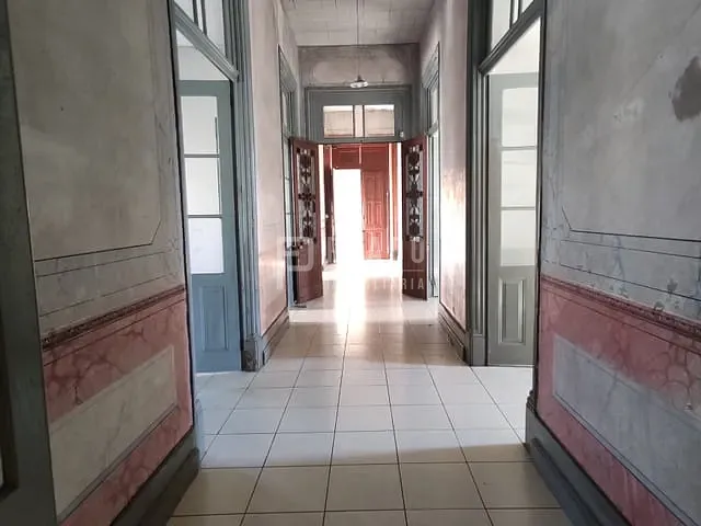 Casa 5 quartos e 4 banheiros, à venda, no bairro Centro em Pelotas