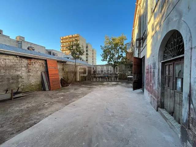 Casa 5 quartos e 4 banheiros, à venda, no bairro Centro em Pelotas