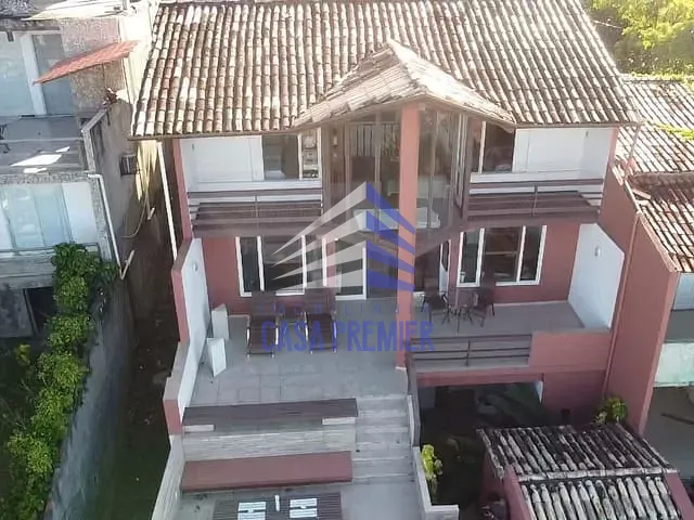 Casa com 420m² 6 quartos e 6 banheiros, à venda, no bairro Olivença em Ilhéus