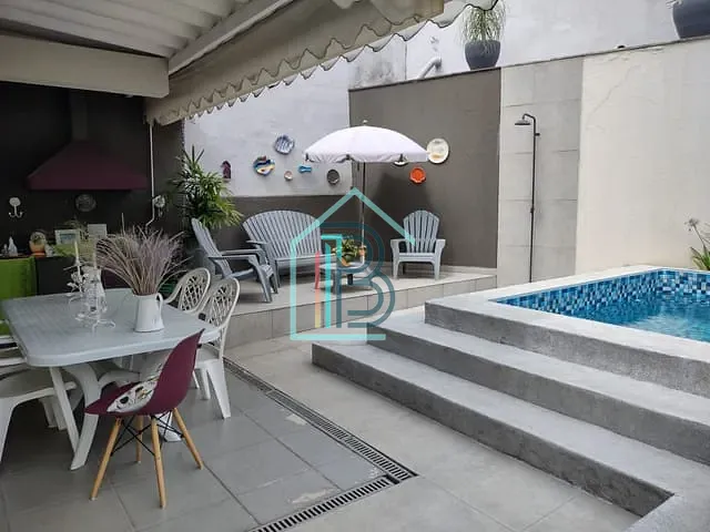 Casa com 340m² 4 quartos e 3 banheiros, à venda, no bairro São Paulo II em Cotia