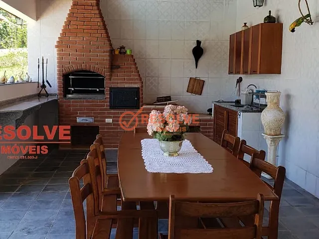 Casa com 1240m² 4 quartos e 4 banheiros, à venda, no bairro Paião em Guararema