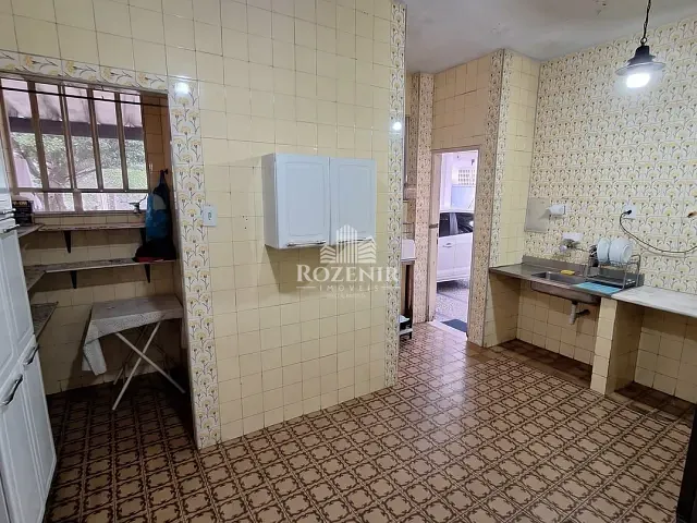 Casa com 772m² 4 quartos e 2 banheiros, à venda, no bairro Laranjal em Volta Redonda