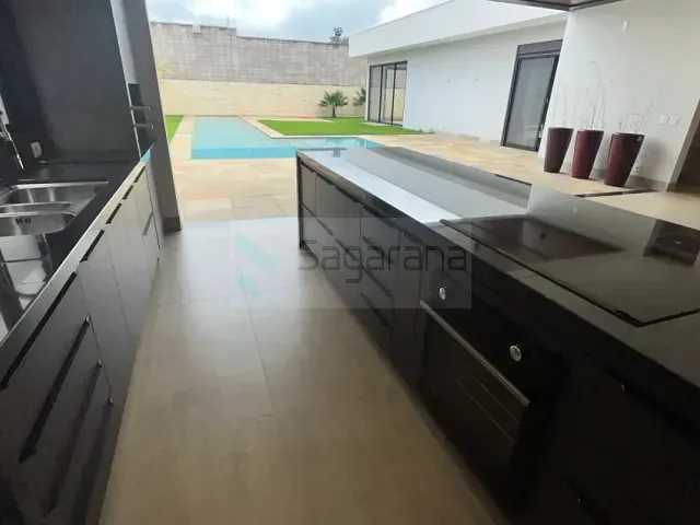 Casa 4 quartos e 6 banheiros, à venda, no bairro Ouro Preto em Patrocínio