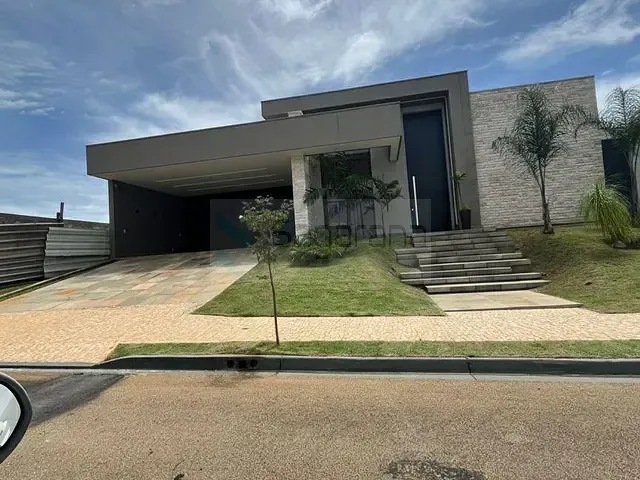 Casa 4 quartos e 6 banheiros, à venda, no bairro Ouro Preto em Patrocínio