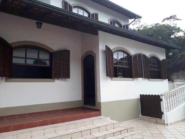 Casa com 120m² 3 quartos e 3 banheiros, à venda, no bairro Quitandinha em Petrópolis