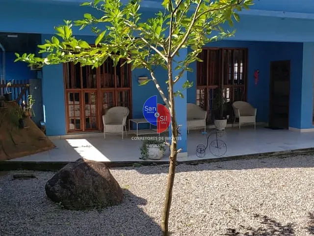 Casa com 6000m² 4 quartos e 2 banheiros, à venda, no bairro Monte Oliveti em Guapimirim