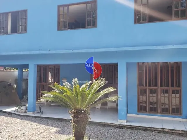 Casa com 6000m² 4 quartos e 2 banheiros, à venda, no bairro Monte Oliveti em Guapimirim