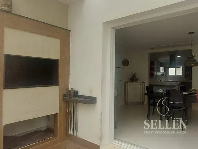 Casa 5 quartos e 2 banheiros, à venda, no bairro Praia dos Amores em Balneário Camboriú
