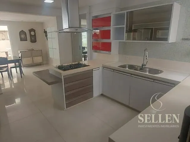 Casa 5 quartos e 2 banheiros, à venda, no bairro Praia dos Amores em Balneário Camboriú