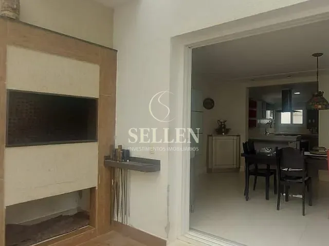 Casa 5 quartos e 2 banheiros, à venda, no bairro Praia dos Amores em Balneário Camboriú