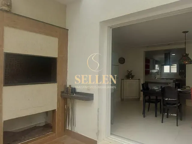 Casa 5 quartos e 2 banheiros, à venda, no bairro Praia dos Amores em Balneário Camboriú