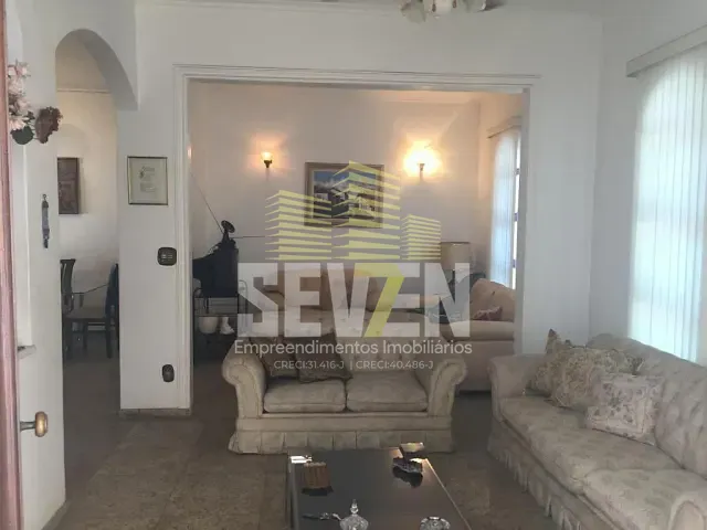 Casa com 300m² 3 quartos e 2 banheiros, à venda ou para alugar, no bairro Jardim Amália em Bauru