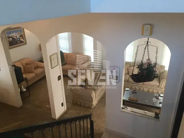 Casa com 300m² 3 quartos e 2 banheiros, à venda ou para alugar, no bairro Jardim Amália em Bauru