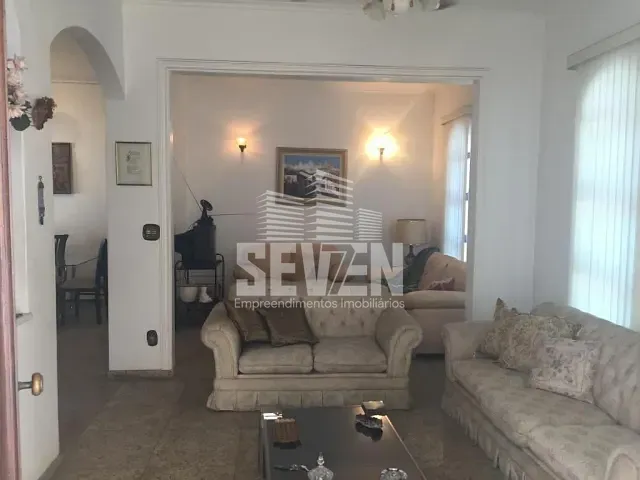 Casa com 300m² 3 quartos e 2 banheiros, à venda ou para alugar, no bairro Jardim Amália em Bauru