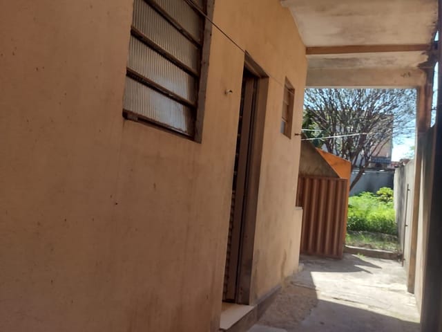 Casa 1 quarto e 1 banheiro, para alugar, no bairro Jardim das Alterosas 1ª Seção em Betim