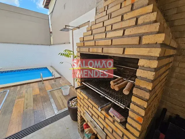 Casa com 300m² 4 quartos e 5 banheiros, à venda, no bairro Quarenta Horas (Coqueiro) em Ananindeua