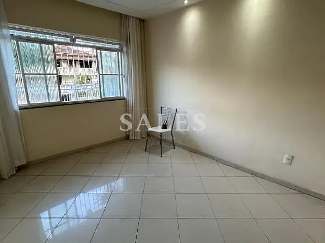 Casa com 272m² 4 quartos e 3 banheiros, à venda, no bairro Bosque dos Pinheiros em Juiz de Fora