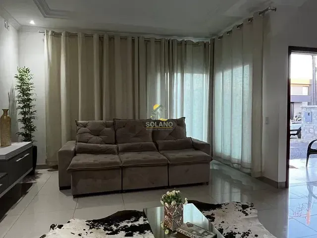 Casa 3 quartos e 3 banheiros, à venda ou para alugar, no bairro Setor Central em Senador Canedo