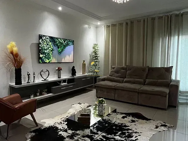 Casa 3 quartos e 3 banheiros, à venda ou para alugar, no bairro Setor Central em Senador Canedo