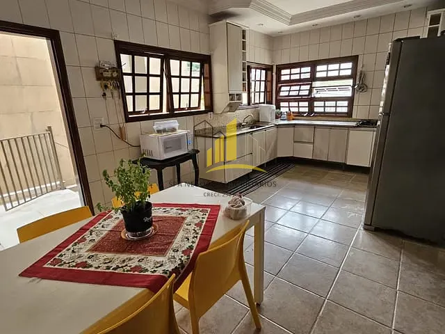 Sobrado 5 quartos e 3 banheiros, à venda ou para alugar, no bairro Vila Aricanduva em São Paulo