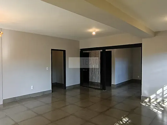Casa com 180m², para alugar, no bairro Centro em Indaiatuba