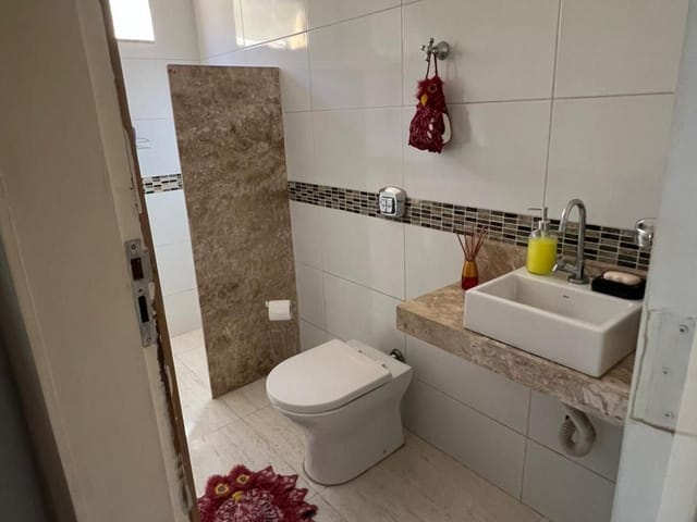 Casa com 250m² 3 quartos e 2 banheiros, à venda, no bairro Chácara do Governador em Goiânia