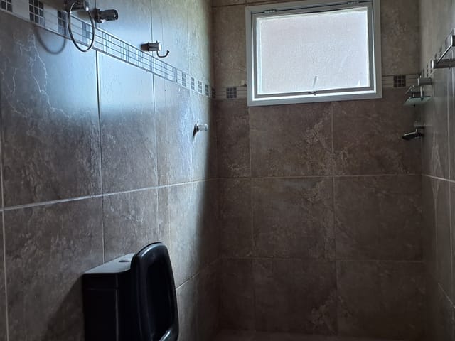Casa com 620m² 2 quartos e 2 banheiros, à venda, no bairro Areal em Pelotas