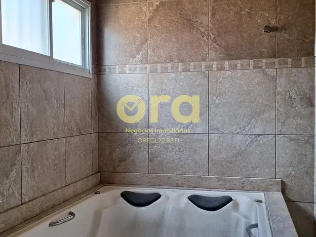 Casa com 620m² 2 quartos e 2 banheiros, à venda, no bairro Areal em Pelotas
