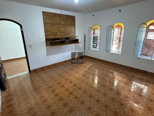 Casa 3 quartos e 1 banheiro, para alugar, no bairro Jardim Uirá em São José dos Campos