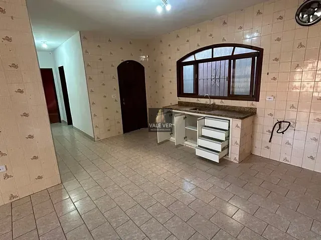 Casa 3 quartos e 1 banheiro, para alugar, no bairro Jardim Uirá em São José dos Campos