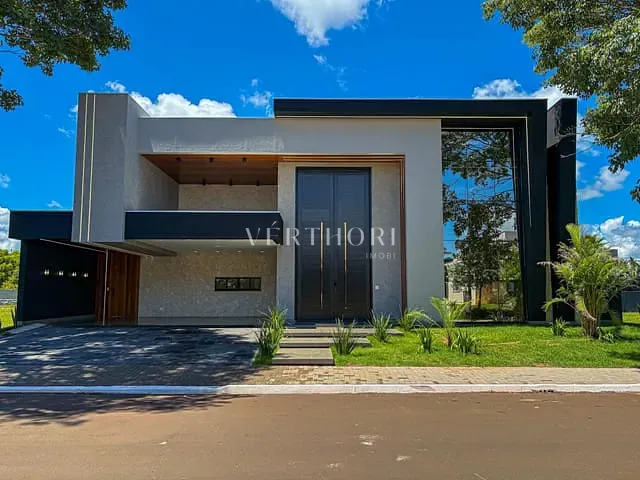Casa com 700m² 4 quartos e 5 banheiros, à venda, no bairro Jardim Tarobá em Cambé