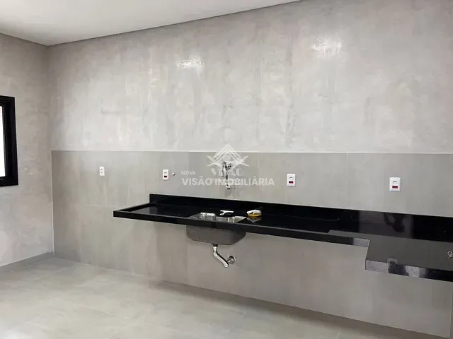 Casa com 675m² 4 quartos e 1 banheiro, à venda, no bairro Jardim Maringá em Sinop