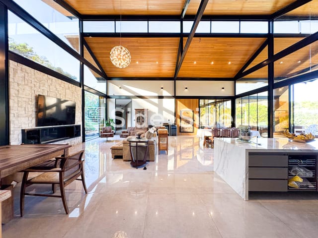 Casa com 10000m² 5 quartos e 7 banheiros, à venda, no bairro Werneck em Paraíba do Sul