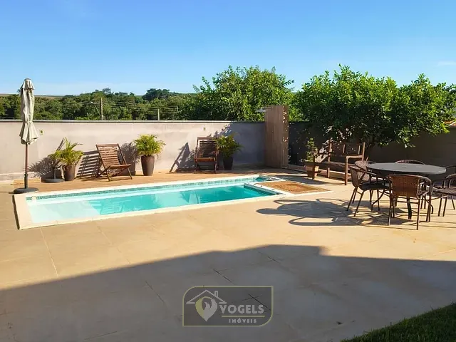 Casa 3 quartos e 4 banheiros, à venda, no bairro Núcleo Urbano Parque Ana Helena em Jaguariúna