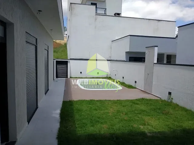 Casa com 170m² 3 quartos e 5 banheiros, à venda, no bairro Sabaúna em Mogi das Cruzes