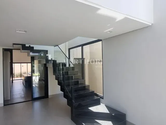 Casa 3 quartos e 3 banheiros, à venda ou para alugar, no bairro Residencial Bellevie em Cambé