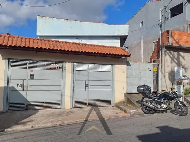 Casa com 400m² 5 quartos e 4 banheiros, à venda, no bairro Vila Júlia em Poá