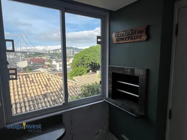 Casa com 210m² 3 quartos e 1 banheiro, à venda, no bairro Estreito em Florianópolis