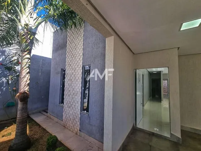 Casa com 200m² 4 quartos e 2 banheiros, à venda, no bairro Setor Habitacional Vicente Pires - Trecho 3 em Brasília