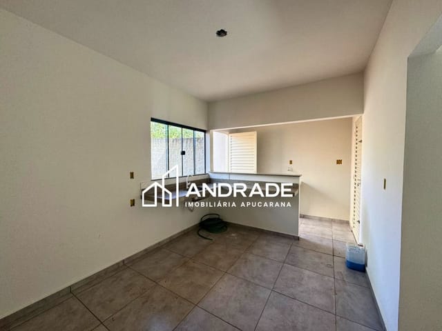 Casa com 200m² 2 quartos e 1 banheiro, à venda, no bairro Prq Da Raposa I em Apucarana